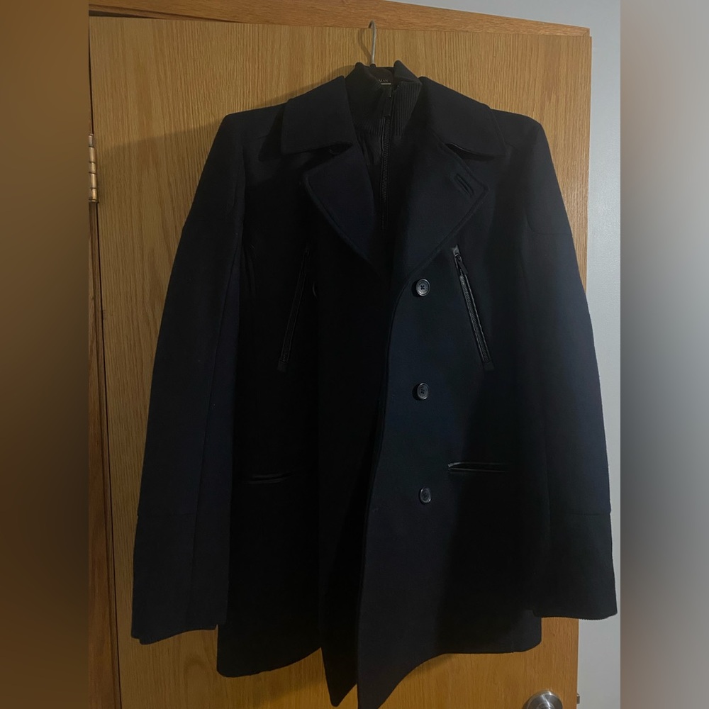Calvin Klein Jacket
Color: Navy
Size: S
Condition: Very good